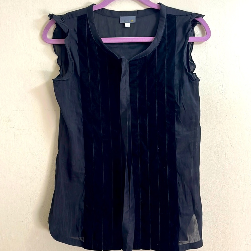 Sleeveless designer’s silk blouse -Fendi
